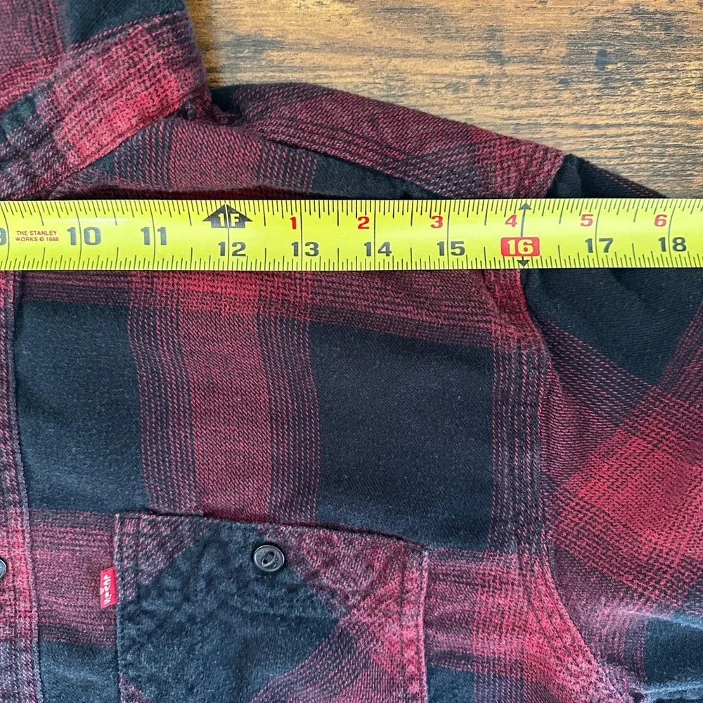 Levi's Buffalo Plaid Flannel Shirt Mens Small Red Black Lumberjack Button Up